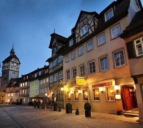 ASIA China-Restaurant Dennis Fu-Wing Chiu